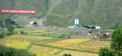 Tibet: The highway from Linxia to Hezuo under construction.