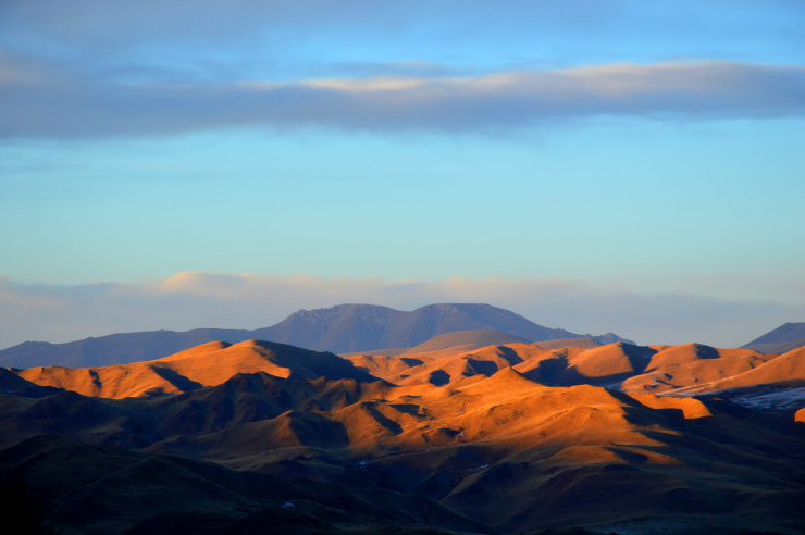 Tibet: Hills around Langmusi in the sunset.